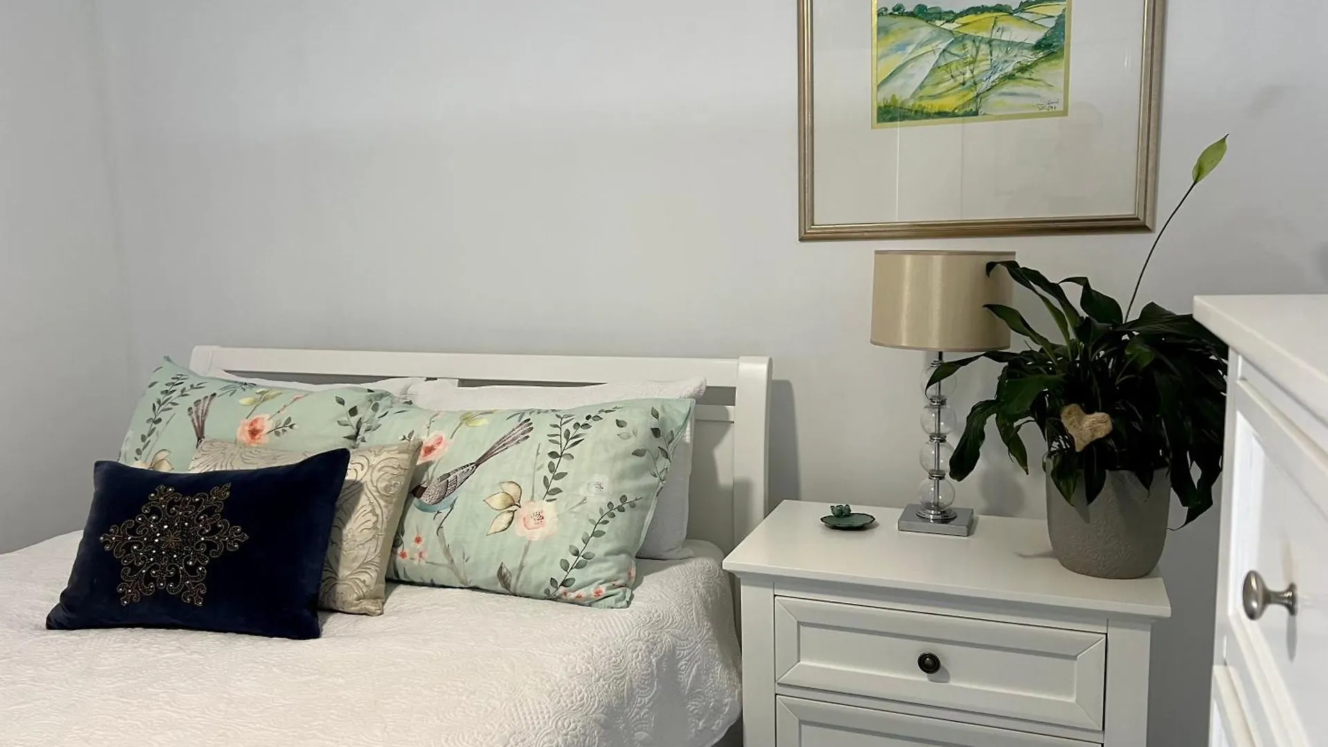 Broadwater Parklands Paradise-One & Two Bedroom Apartments Gold Coast