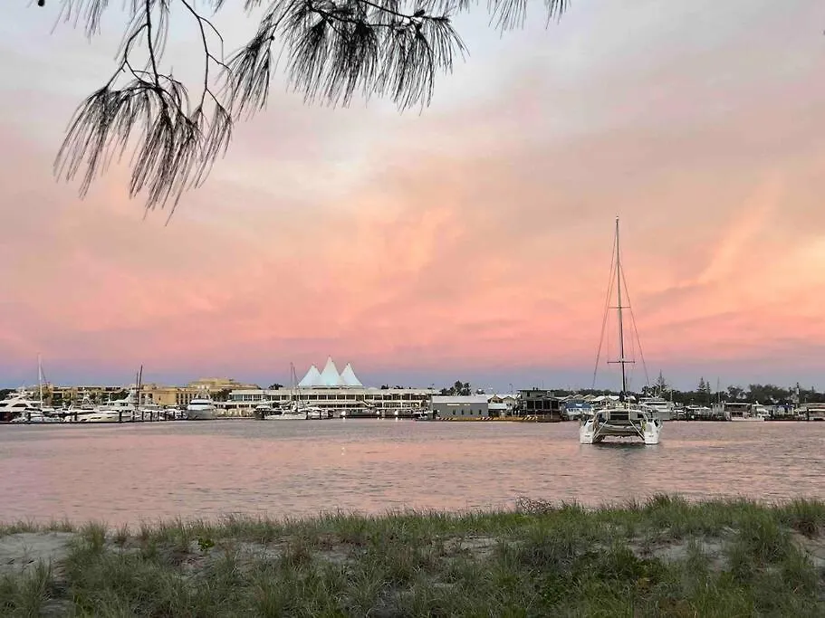 Broadwater Parklands Paradise-One & Two Bedroom Apartments Gold Coast 0*,