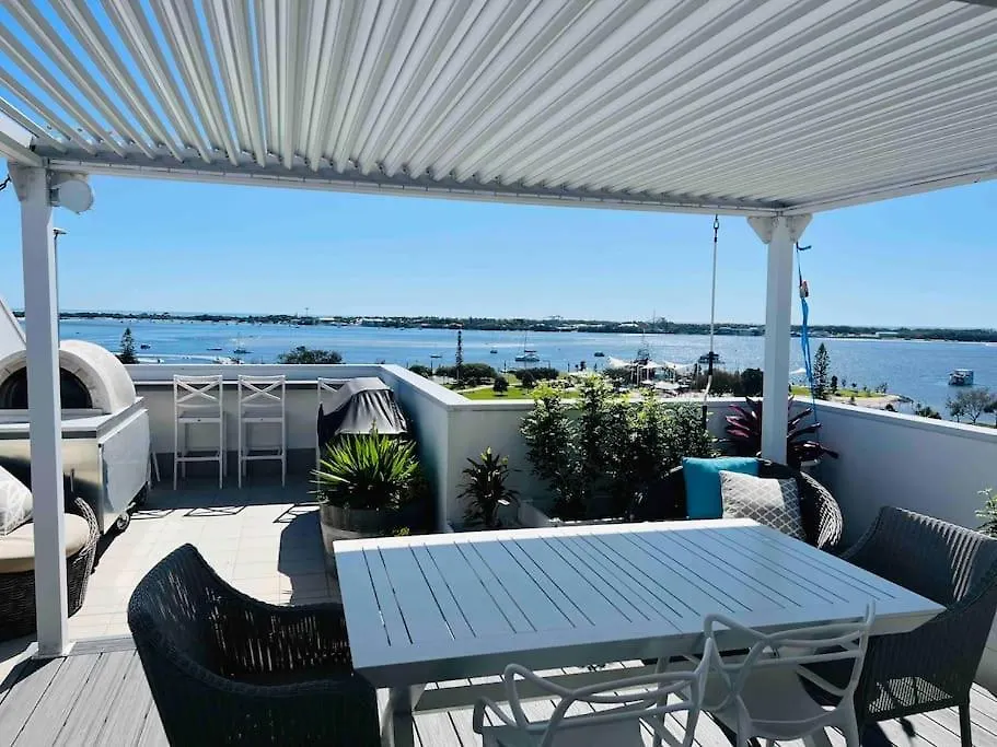 Broadwater Parklands Paradise-One & Two Bedroom Apartments Gold Coast